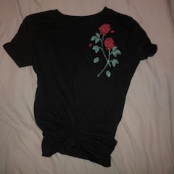 Rose Design Tee - Picture 2 of 2